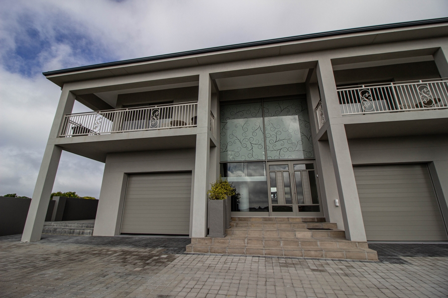 6 Bedroom Property for Sale in Kleinbaai Western Cape